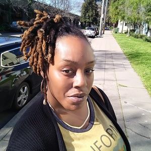 Meet your Posher, Khadijah